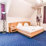 Hotel Karntnerhof Velden By S4y 3*