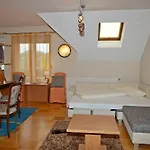 Hotel Karntnerhof Velden By S4y 3*