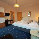 Hotel Karntnerhof Velden By S4y 3*
