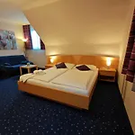 Hotel Karntnerhof Velden By S4y 3*