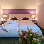 Karntnerhof Velden By S4y Hotel
