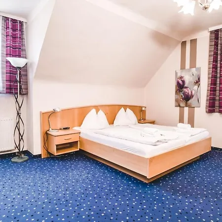 Hotel Kaerntnerhof Velden - Zum Schankbaron 3*
