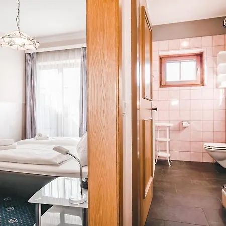 Kaerntnerhof Velden - Zum Schankbaron Hotel 3*