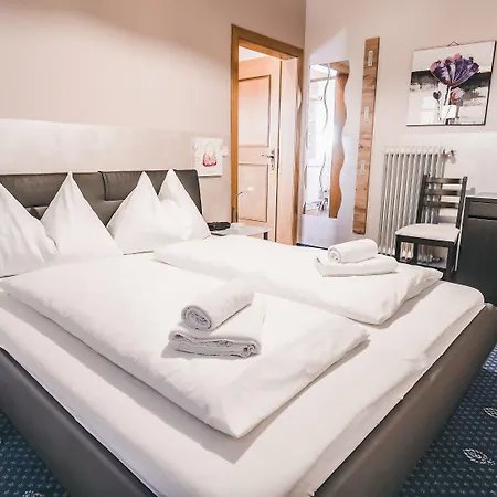 호텔 Kaerntnerhof Velden - Zum Schankbaron 3*