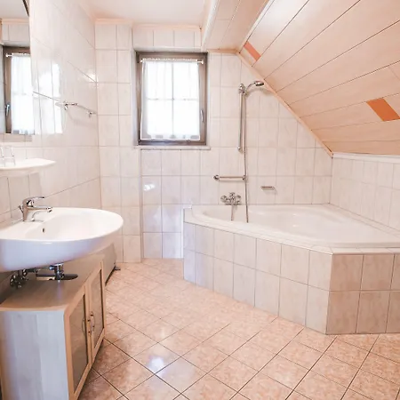 호텔 Kaerntnerhof Velden - Zum Schankbaron 벨덴암워스에르시