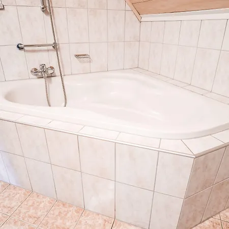 Kaerntnerhof Velden - Zum Schankbaron 3*