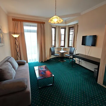 Kaerntnerhof Velden - Zum Schankbaron ホテル 3*