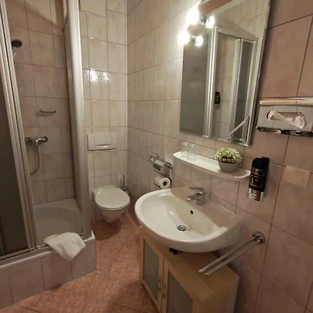 Karntnerhof Velden By S4y Hotel 3*