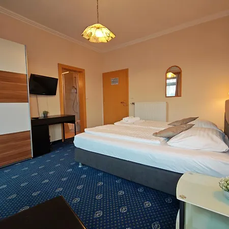 Hotel Kaerntnerhof Velden - Zum Schankbaron 3*