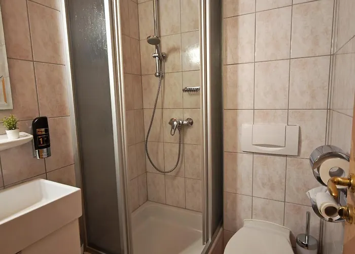 Hotel Kaerntnerhof Velden - Zum Schankbaron 3*